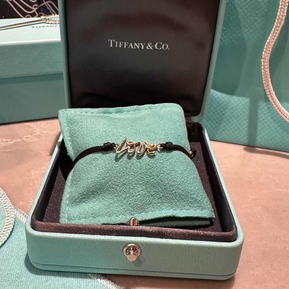 Tiffany & Co.
Paloma Picasso Graffiti Love Cord Bracelet.